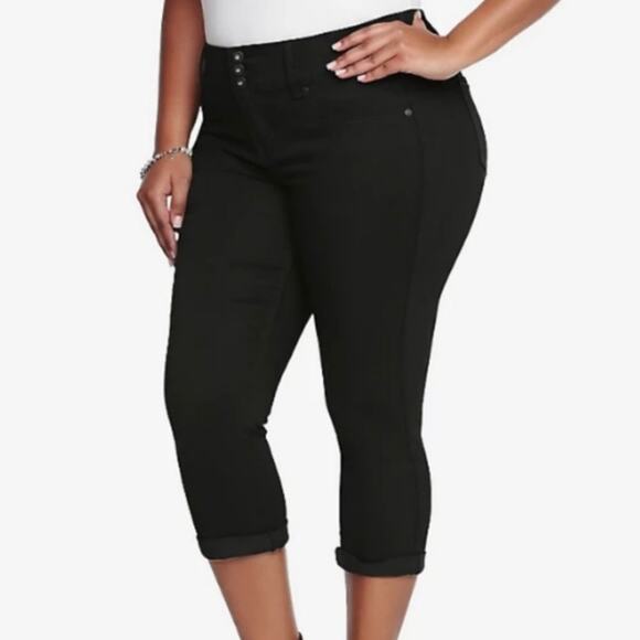 Torrid Black Wash Crop Denim Jegging Size 16S - Picture 1 of 8